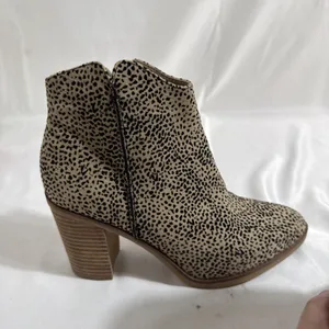 Mia Animal Print Ankle Boots 3” Heel Womens 8W Soft Upper Rubber Sole Zip Up thumbnail 5
