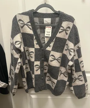 TJ Maxx Bow Sweater thumbnail 1
