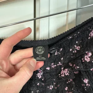 Urban Outfitters Lace Ruffle Sexy Shorts Womens Small Black Pink Floral Tiered‎ thumbnail 2