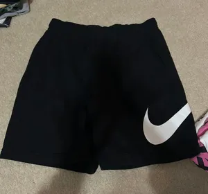 Black Sweatshorts— Sportswear Club thumbnail 1