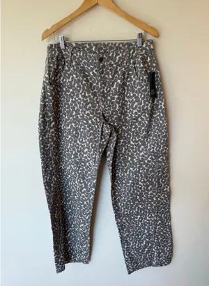 NWT Wild Fable Mid Rise Wide Leg Baggy Jeans Beige Leopard Women's Size Medium thumbnail 2