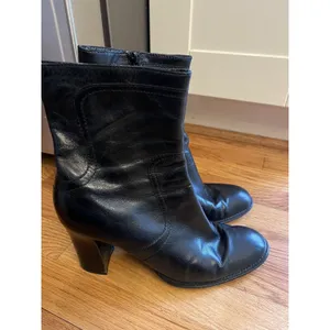 Nine West Women’s Black Leather Boots‎ Bootie Zip Ankle RoundToe Size 10 M Y2K thumbnail 3