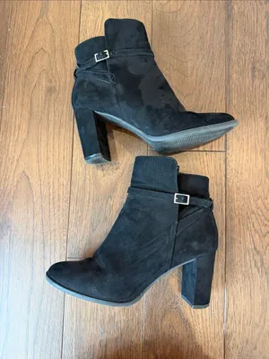 Banana Republic women's Black Suede Zip 4" Heels Ankle Boots Size 8 - C11-685 thumbnail 5