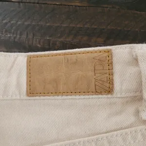 Zara High Waisted Denim Twill Shorts Womens Size 4 Ivory Off White 4" Inseam thumbnail 8