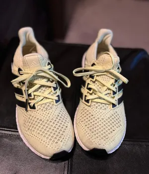 Adidas Womens Sz 9.5 Ultraboost thumbnail 2