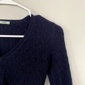 J.Crew dark navy blue sweater v-neck knit top classic comfortable shirt‎ thumbnail 2