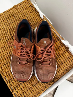 On CloudSwift Running Shoes thumbnail 3