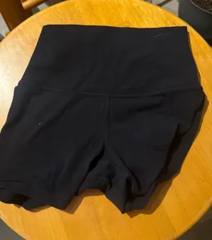Lululemon Shorts Align 4" thumbnail 1