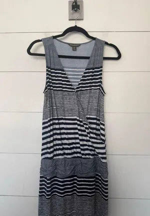 Tommy Bahama Women’s Small Blue White Striped Maxi Dress Stretchy thumbnail 1
