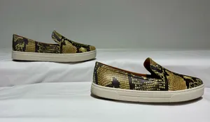 Vince Camuto Snakeskin Print Slip-On Shoes Size 8 thumbnail 4