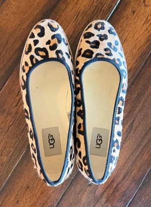 UGG Leopard Calf Hair Ballet Flats Women’s 7 Animal Print Leather Slip On Shoes thumbnail 1
