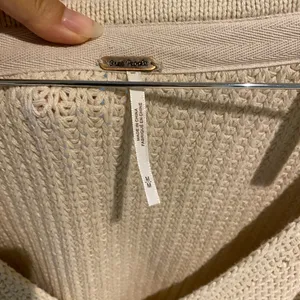 Free people Cream V-Neck Knit Sweater, size M, fits M to L thumbnail 6
