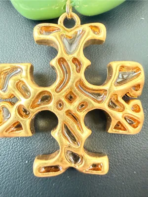 Tory Burch | Gold Plated Icon Pendant Necklace w/Green Beads | Magnetic Closure thumbnail 4