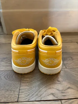 Yellow Nike shoes thumbnail 5