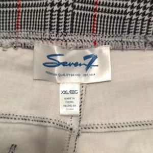 Seven7 Womens Plus XXL 2X Plaid Leggings Pull On Pants Red Black White thumbnail 3