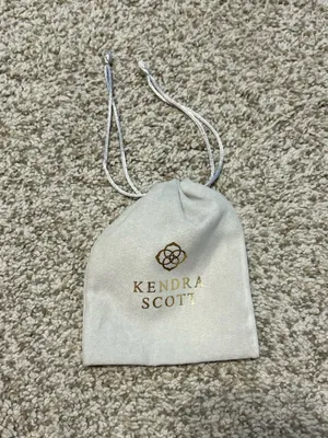 Kendra Scott Jewelry bag thumbnail 1