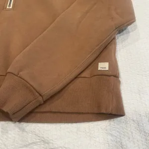 Vuori Women's Restore Half Zip Hoodie dark beige/tan color size M women thumbnail 2