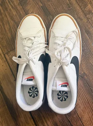 Nike Legacy Court Sneakers Women’s thumbnail 1