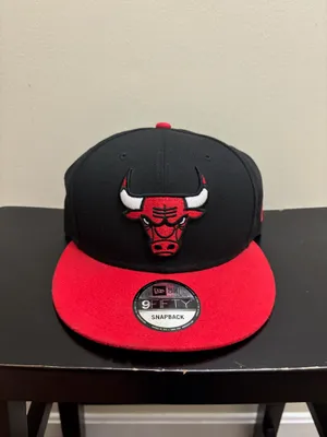 Chicago Bulls New Era Black & Red NBA Bull Logo Snapback Hat thumbnail 10