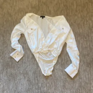 Jlux label white bodysuit thumbnail 2