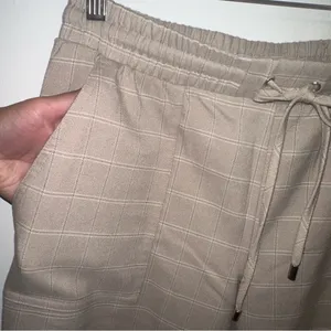 Nine West Tan, Beige, white Plaid Casual women’s Joggers Size Medium thumbnail 7