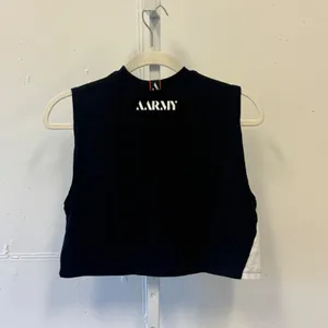AARMY Black White Colorblock Sleeveless Crop Top Small Running Athleisure Gym‎ thumbnail 2