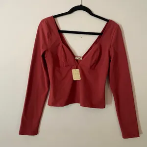 NWT Free People Intimately Red V-neck Cropped Stretchy Long Sleeve Top Medium thumbnail 1