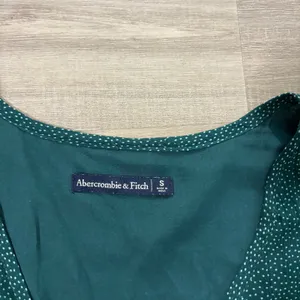 Abercrombie & Fitch Green Short Sleeve Bodysuit Blouse Women Small thumbnail 2