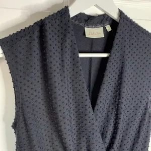 Anthropologie Deletta Black Wrap Nubby V-neck Tank Top Blouse W-089 Size S thumbnail 2