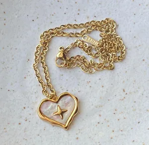 Handmade gold tone stainless steel heart sparkle white shell necklace🐚⭐️🌀 thumbnail 6