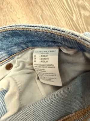 American Eagle Mom Jeans thumbnail 4