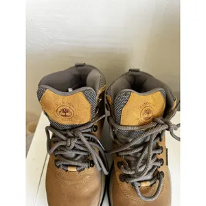 Timberland Hiking Boots Sz 6 Suede Rugged Waterproof Nature Outdoors Laceup Walk thumbnail 3