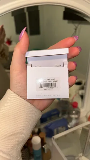 Earrings thumbnail 2