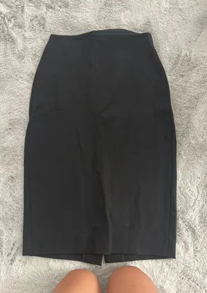 Banana Republic Black Skirt Pencil thumbnail 1