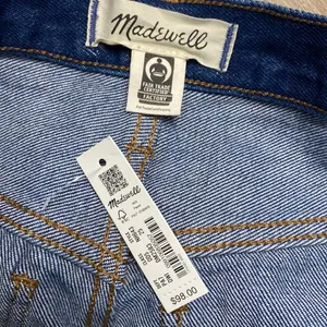 Madewell NWT Baggy Straight Jeans in Dark Worn Indigo Wash thumbnail 7