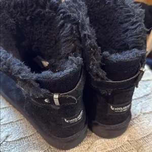 Koolaburra by Ugg Black Ankle Boots with Suede Finish Size 9 thumbnail 3