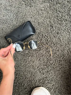 Ray-Ban Women's Round Sunglasses - Gold Frame, Black Lenses thumbnail 3