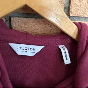 Peloton Ultimate Fleece Lined Full Zip Hoodie Women’s Size Medium Logo Active thumbnail 3