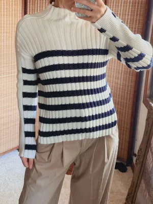 Abercrombie & Fitch Navy & White Stripe Sweater Size XXS thumbnail 2