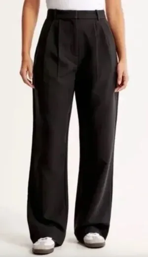 Abercrombie & Fitch Sloane Tailored Wide Leg Pleated Pants in Black thumbnail 1