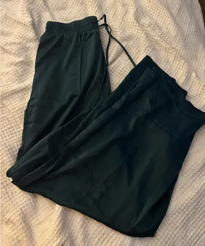 Silky green pants thumbnail 1