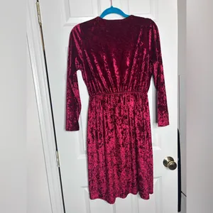 Velvet dress Size M thumbnail 2