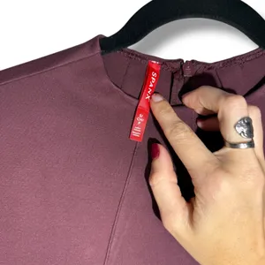 SPANX The Perfect Funnel Top Short Sleeve Blouse‎ Maroon Size S thumbnail 2