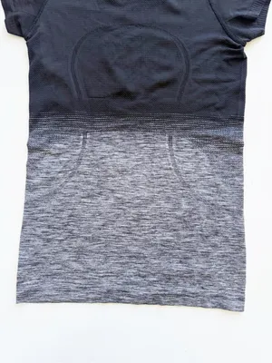 lululemon Swiftly Tech Top Size 4 - Black and Gray Space Dye thumbnail 5