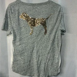 PINK Victoria's Secret Heather Gray V-Neck Tee medium thumbnail 2