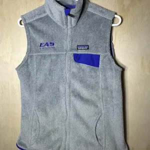 Patagonia Women’s Cozy Gray Fleece Vest‎ with Blue Detail Size Large thumbnail 3