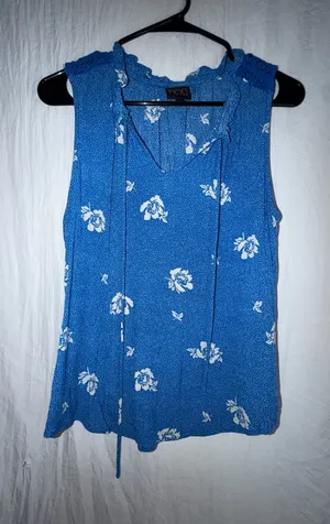 Mod lusive Blue Floral Sleeveless Top Size L Crochet Detail Neck Tie thumbnail 1