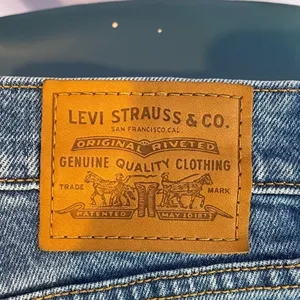 Levis Wedgie‎ Distressed Knee Jean in Blue Size 28 thumbnail 4