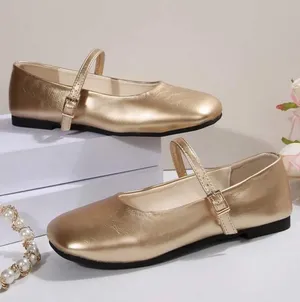 SheIn Women's Buckle Decor Simple Ballet Flats thumbnail 3
