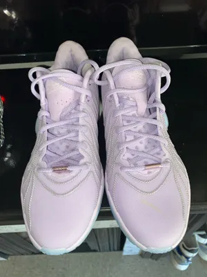 Nike LeBron Basketball Shoes thumbnail 2